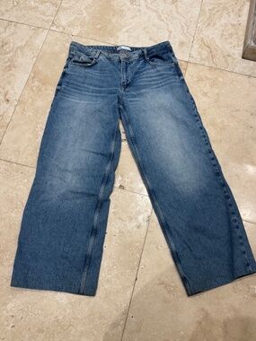 Zara Jeans Women Mid Rise Baggy, wide leg Denim in Washed Blue Size 8-EUC